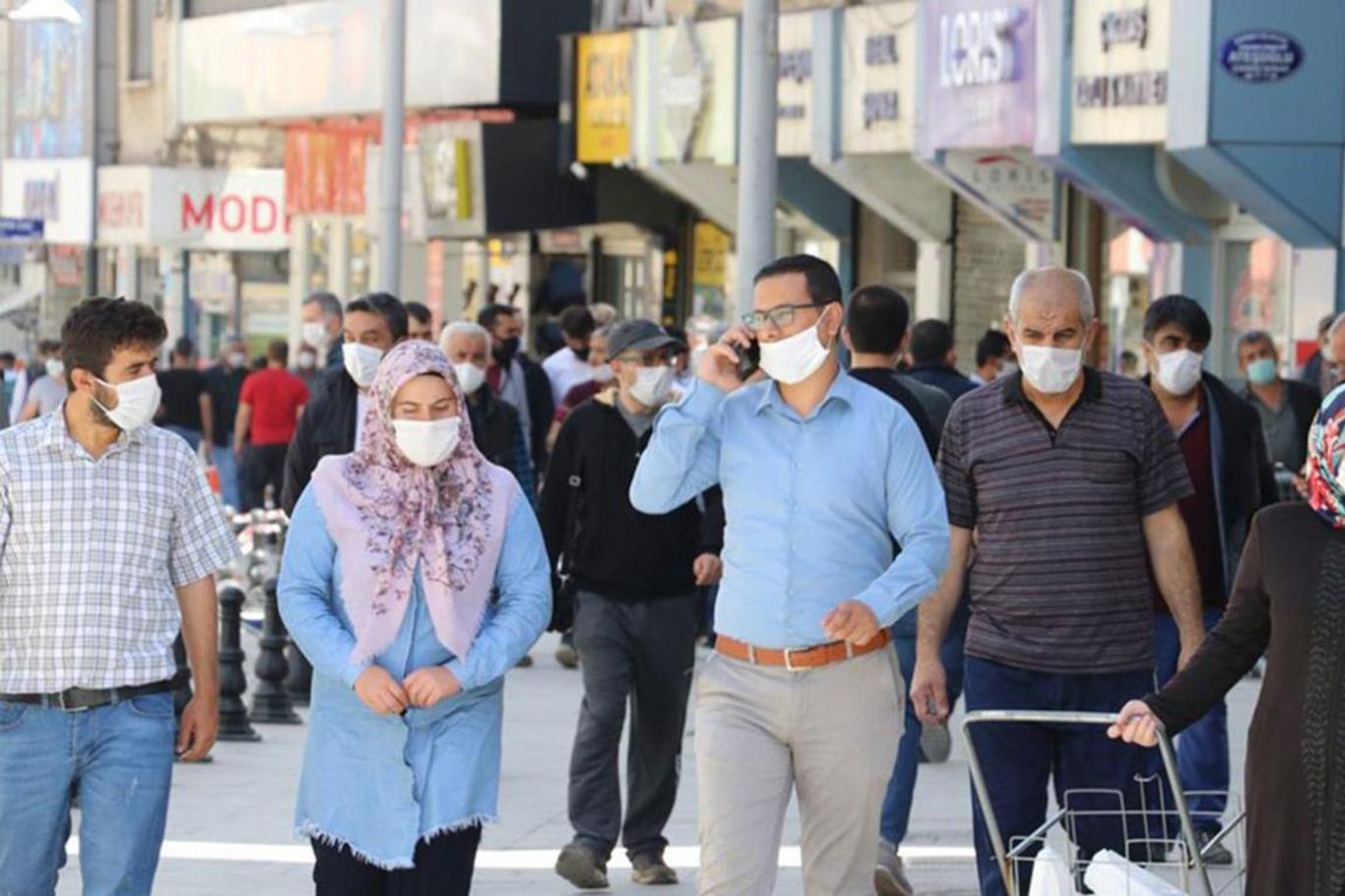 Gaziantep'te 2 bin 913 kişiye sosyal mesafe ve maske cezası verildi